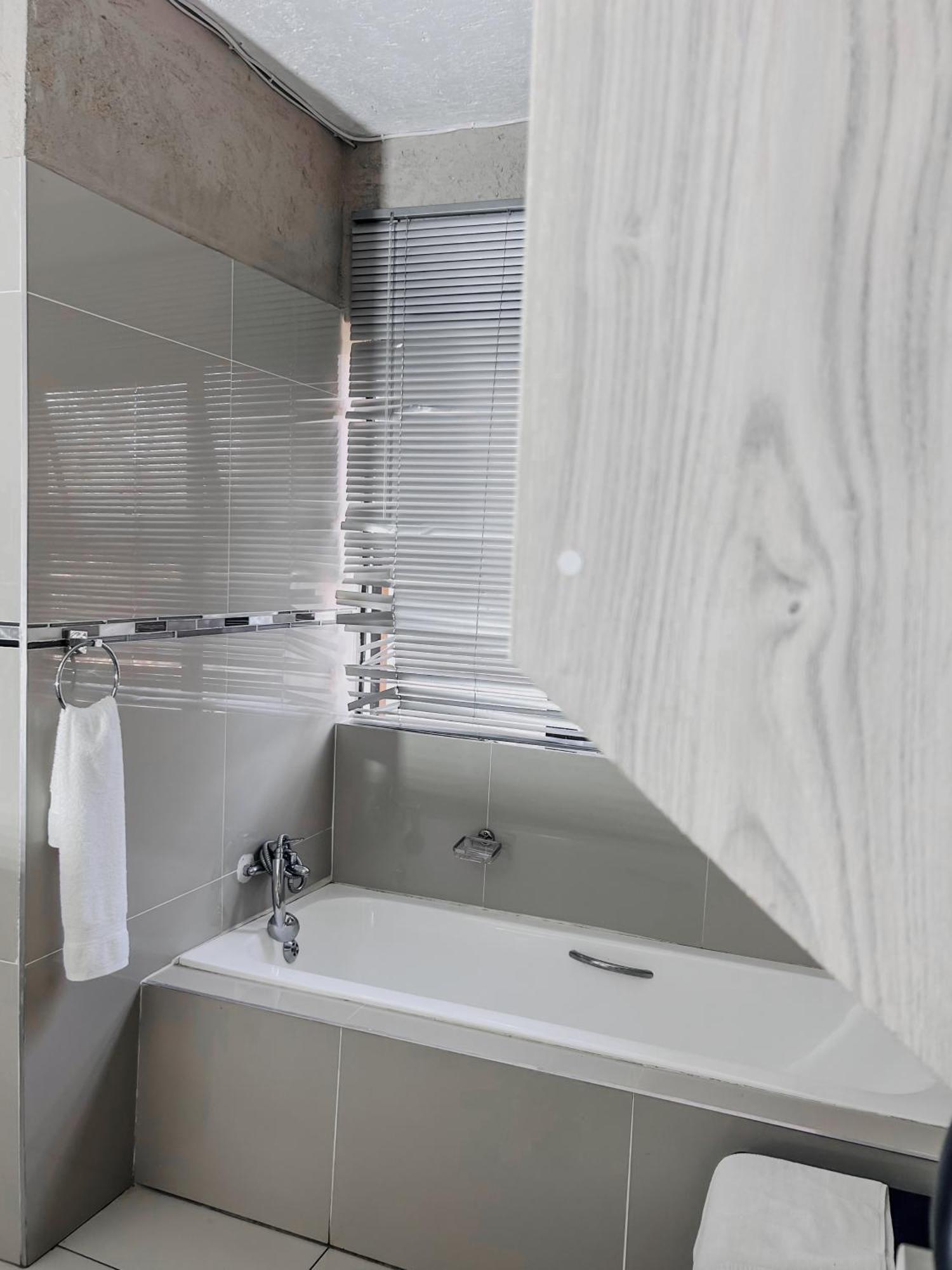 View Inn Exclusive Lodge Mbombela Екстер'єр фото